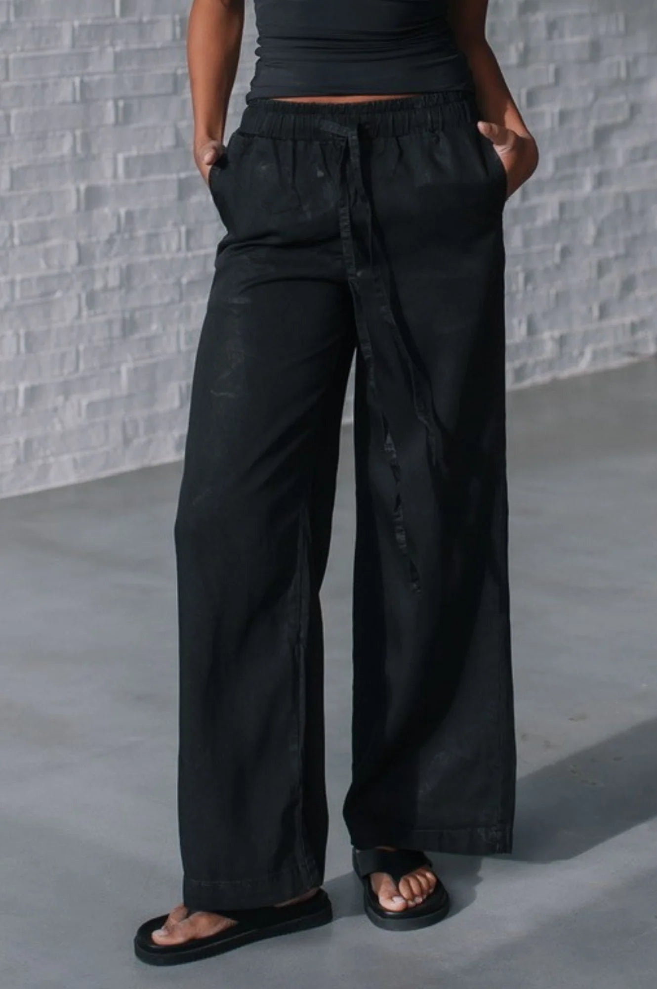 Tencel Denim Drawstring Pocket Pant - Black