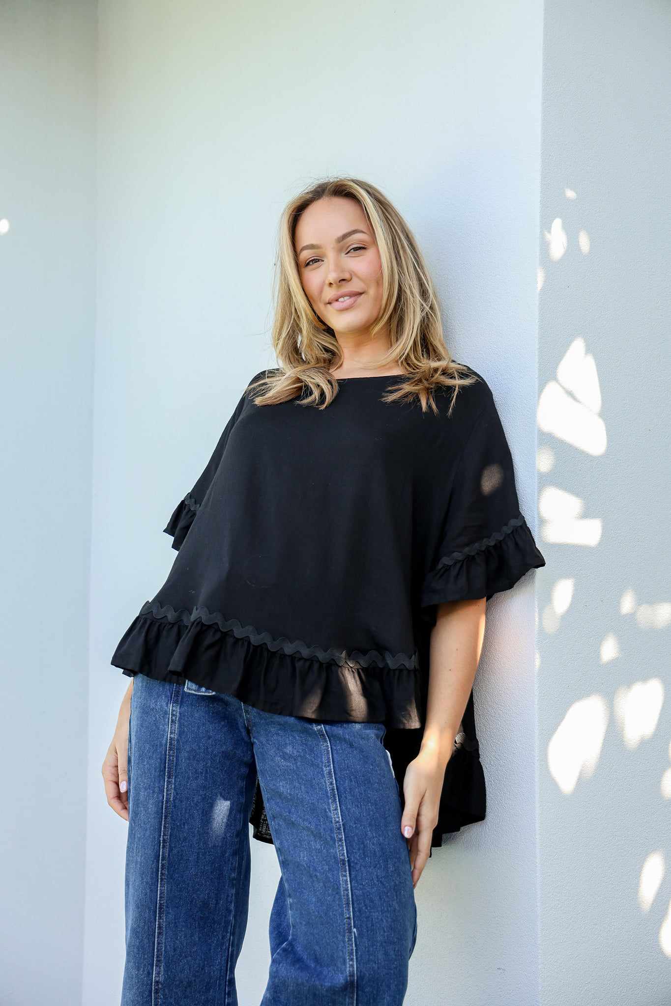 Ric Rac Linen Ruffle Top - Black