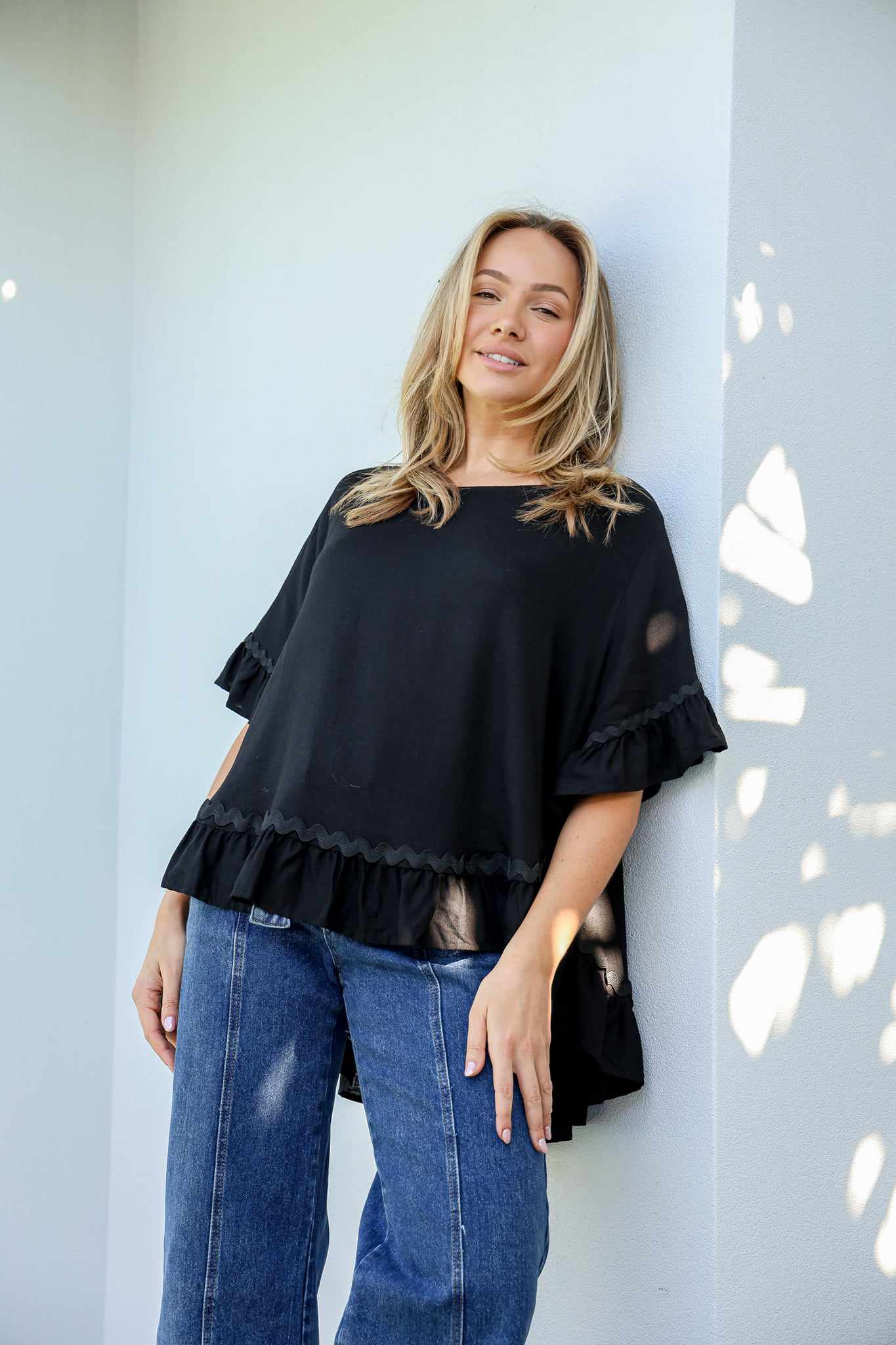 Ric Rac Linen Ruffle Top - Black