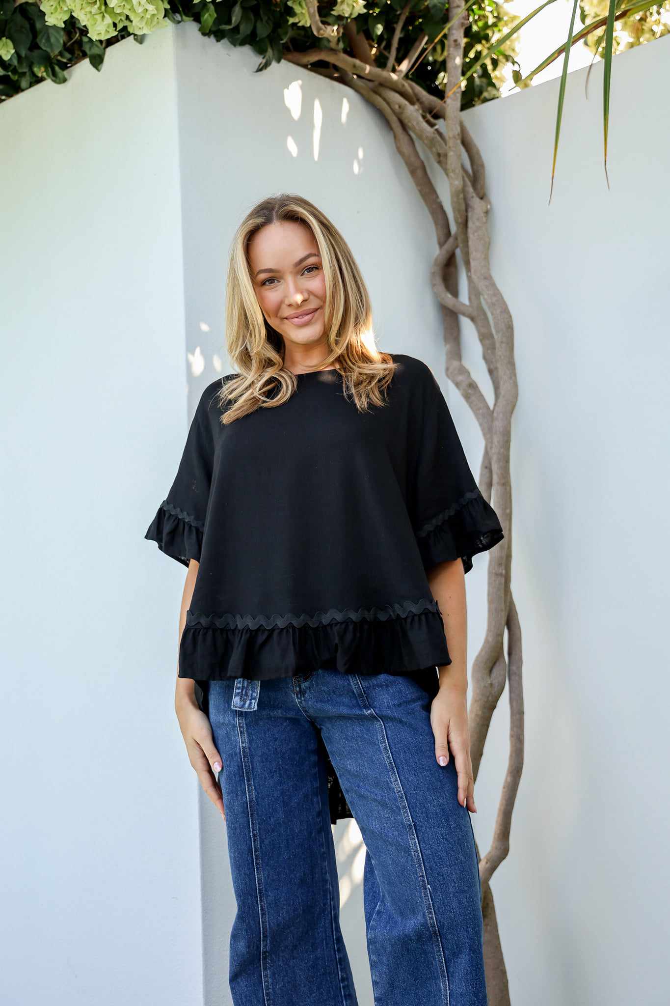 Ric Rac Linen Ruffle Top - Black