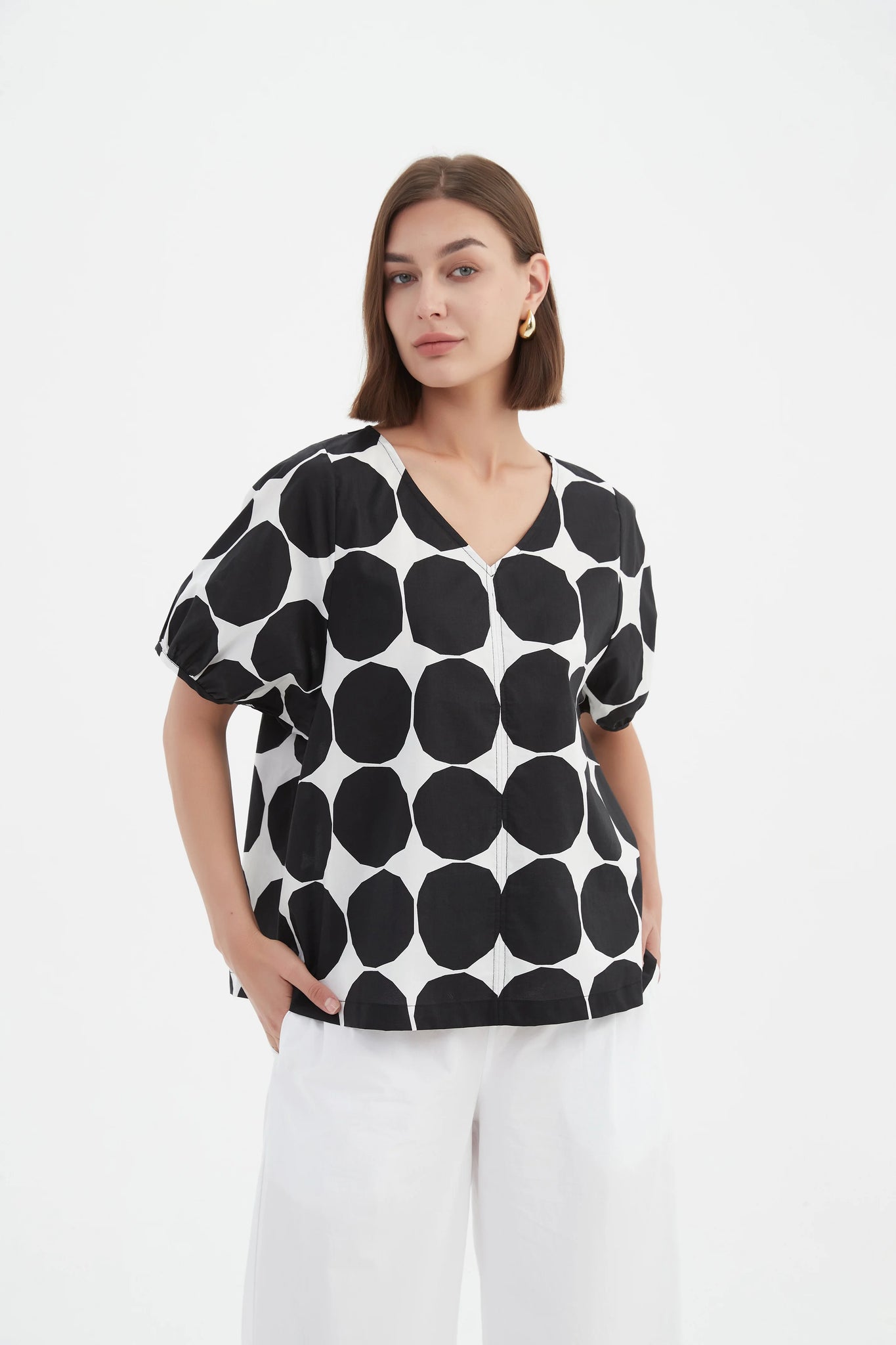 V Neck Bishop Sleeve Poplin Top - Black Spot