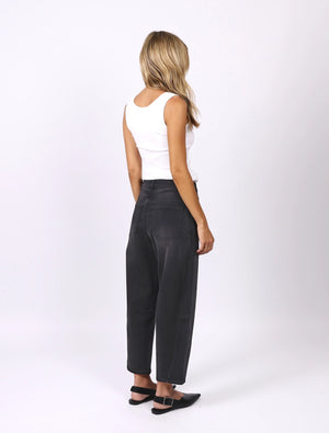 Toni Barrel Jeans - Black PREORDER