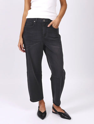 Toni Barrel Jeans - Black PREORDER